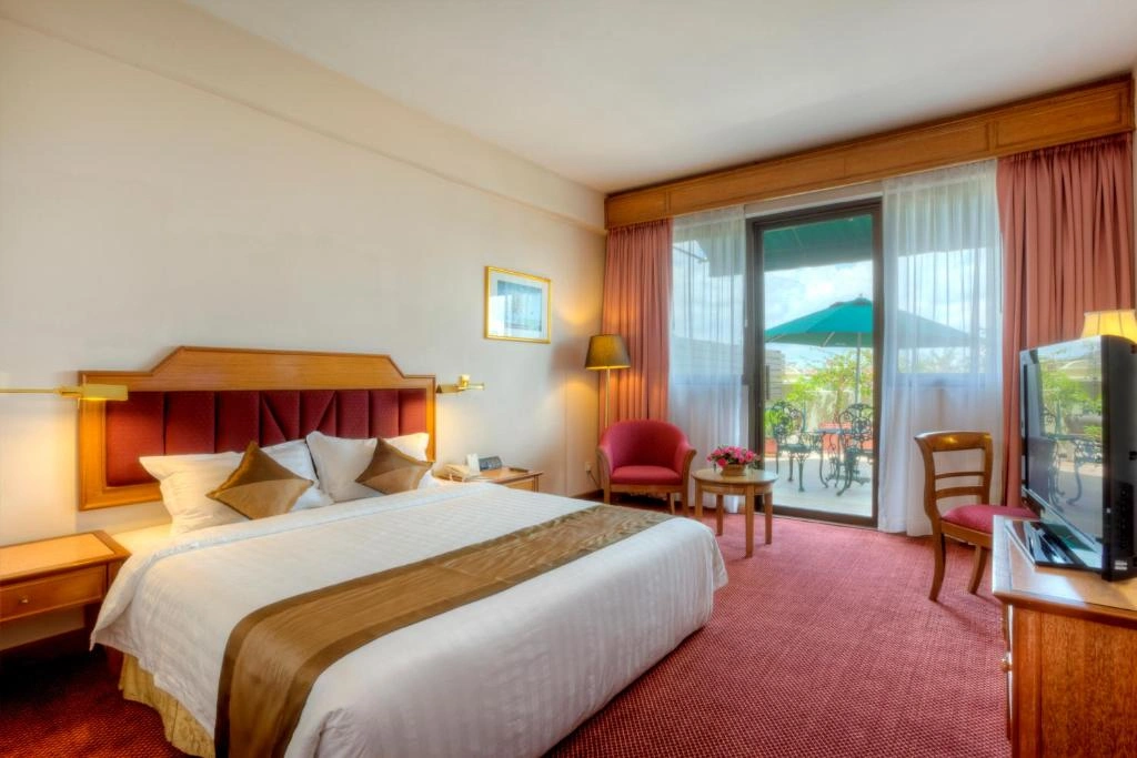 hotel-img