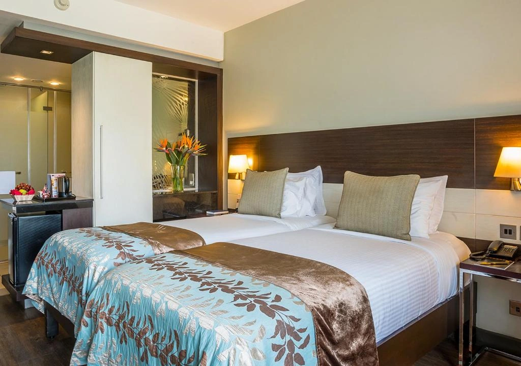 hotel-img