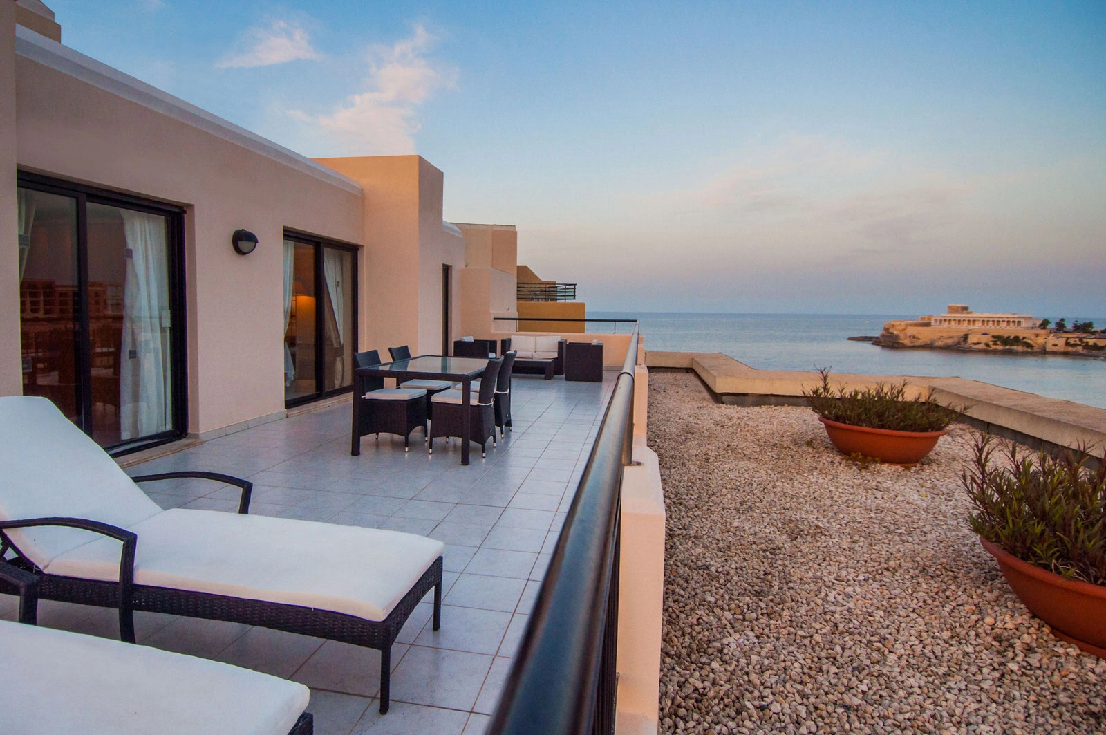 hotel-img