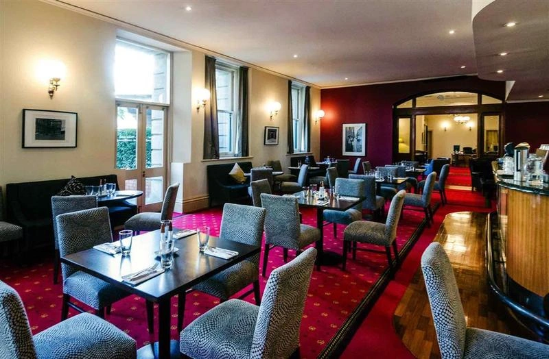 hotel-img