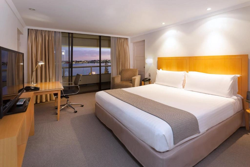 hotel-img