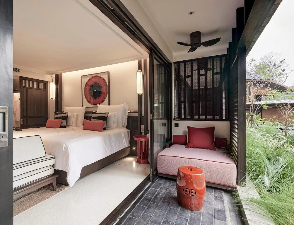 hotel-img