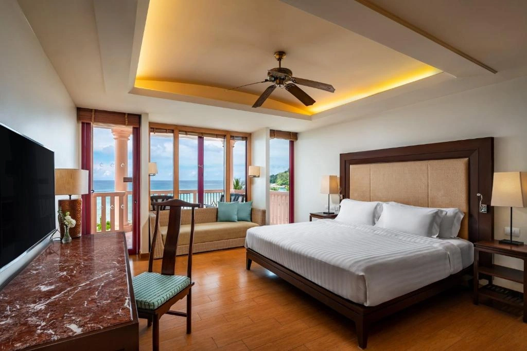 hotel-img