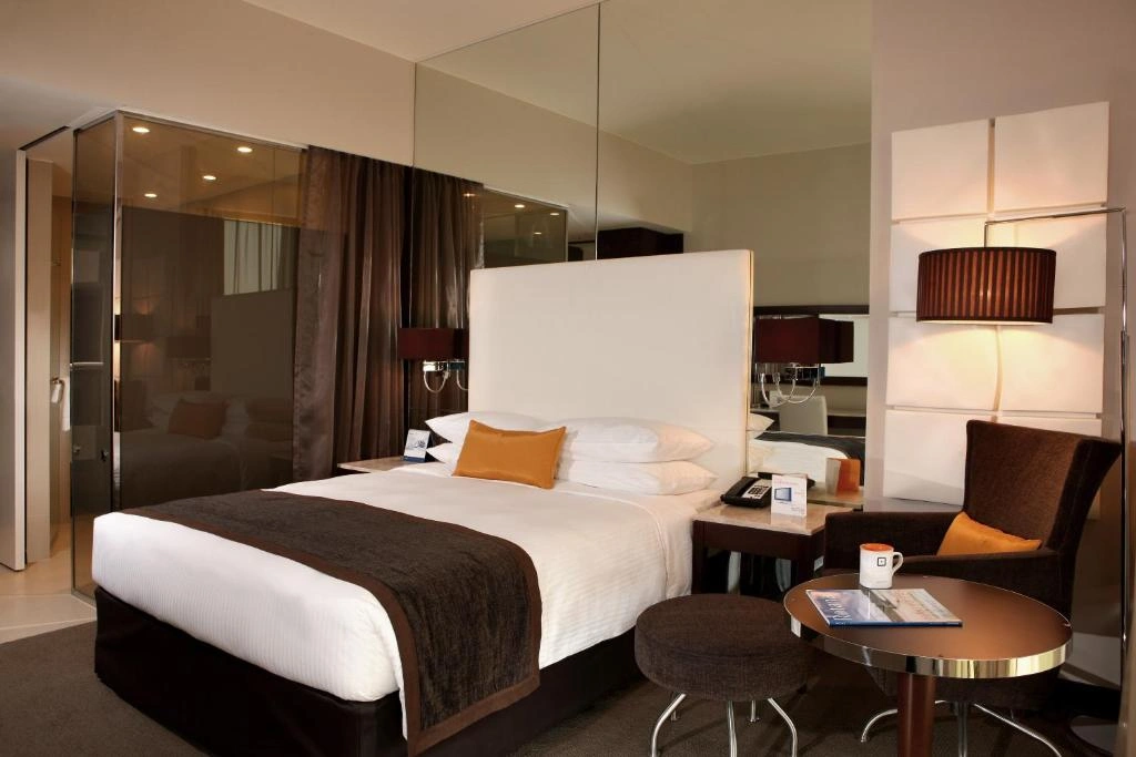 hotel-img