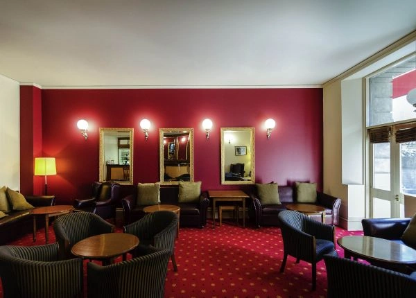 hotel-img