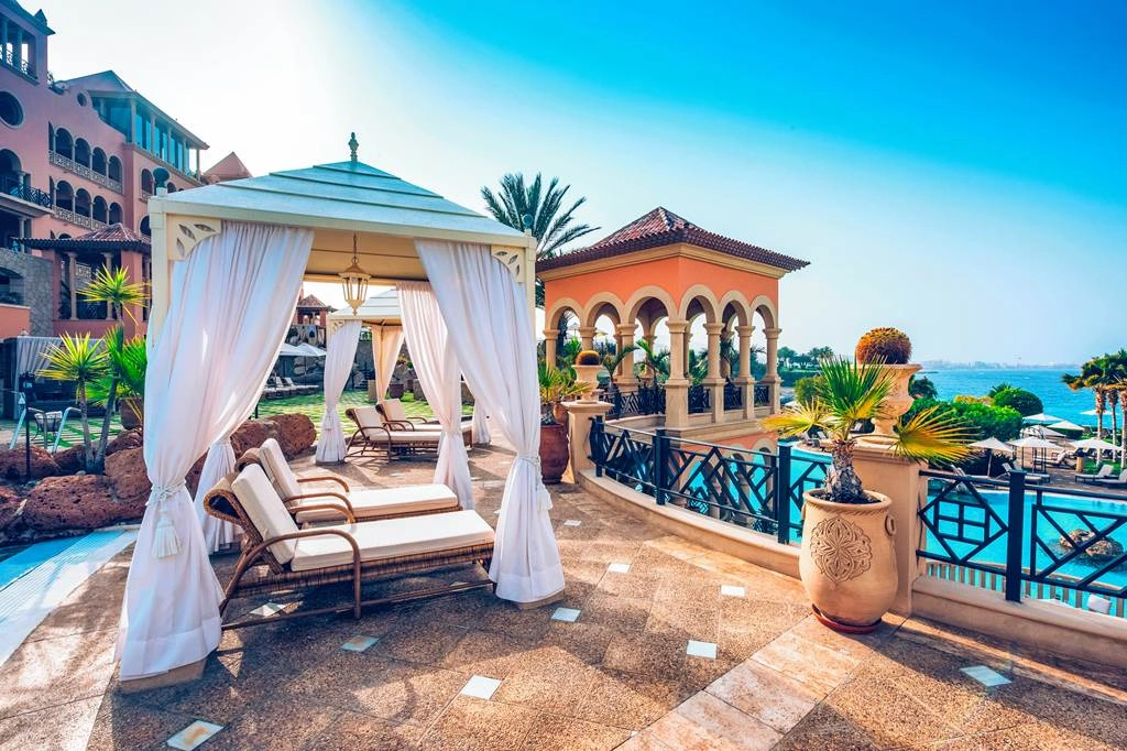 hotel-img