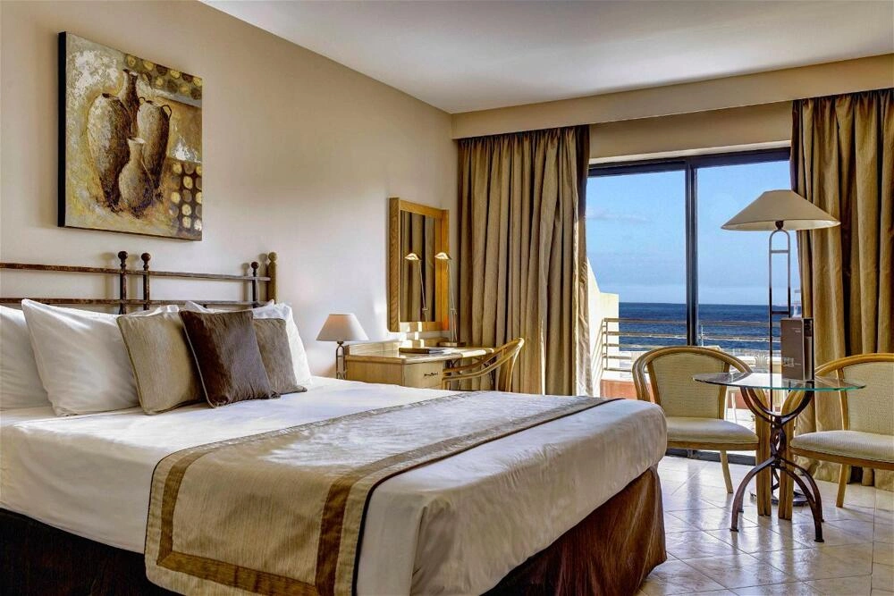 hotel-img